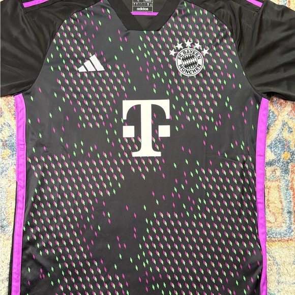 Adidas Bayern München Soccer Jersey Large - Picture 4 of 5